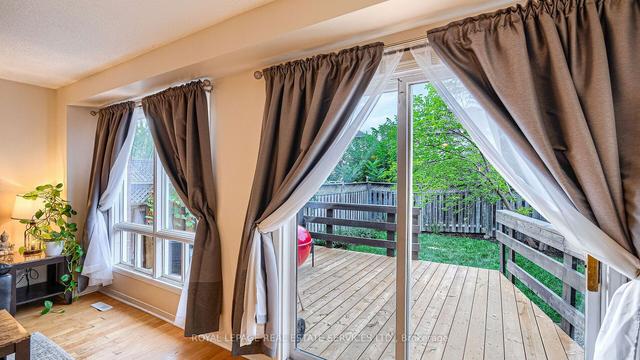 3397 Spirea Terr, House semidetached with 3 bedrooms, 3 bathrooms and 3 parking in Mississauga ON | Image 6
