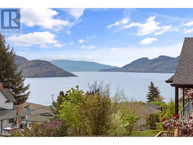 6095 Gummow Rd, House detached with 6 bedrooms, 4 bathrooms and 10 parking in Peachland BC | Image 2