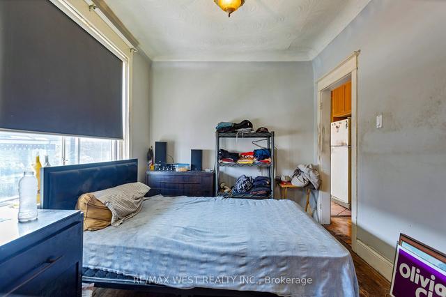 208 Brock Ave, House attached with 3 bedrooms, 2 bathrooms and 0 parking in Toronto ON | Image 34