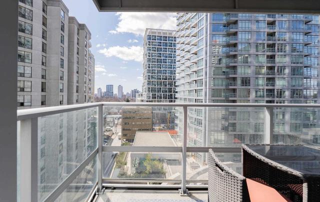 1002 - 2191 Yonge St, Condo with 2 bedrooms, 2 bathrooms and 1 parking in Toronto ON | Image 9