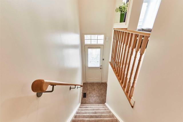 37 Martinworth Lane, Townhouse with 3 bedrooms, 3 bathrooms and 1 parking in Ajax ON | Image 3