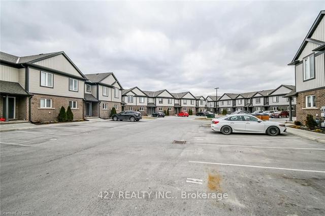 55 - 7768 Ascot Cir, House attached with 3 bedrooms, 2 bathrooms and 1 parking in Niagara Falls ON | Image 32