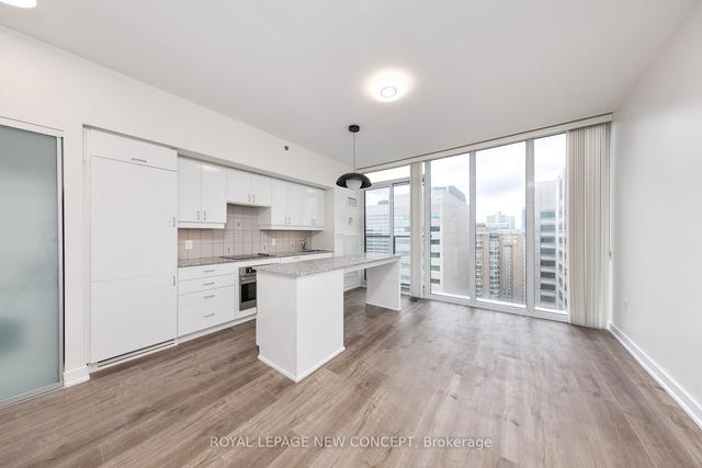 2609 - 426 University Ave, Condo with 1 bedrooms, 1 bathrooms and 0 parking in Toronto ON | Image 3