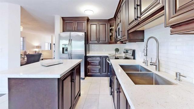 5845 Sidmouth St, House detached with 4 bedrooms, 5 bathrooms and 5 parking in Mississauga ON | Image 11