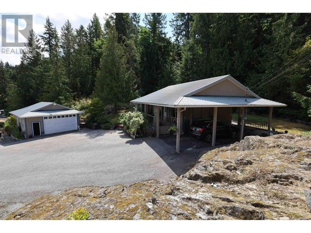 13136 Narrows Rd, House detached with 3 bedrooms, 3 bathrooms and null parking in Sunshine Coast A BC | Image 38
