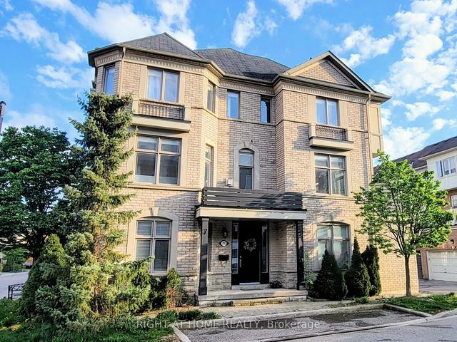 75 Vittorio De Luca Dr, House attached with 3 bedrooms, 3 bathrooms and 2 parking in Vaughan ON | Image 1