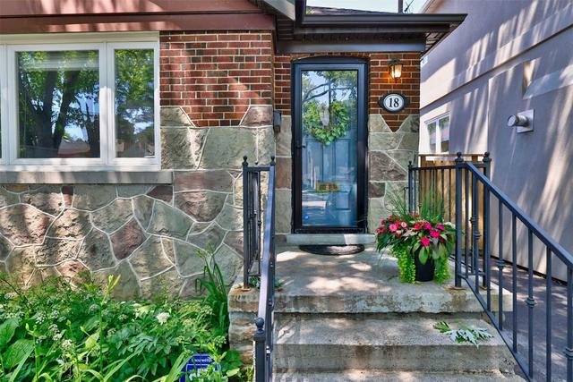 18 Carmichael Ave, House detached with 2 bedrooms, 2 bathrooms and 2 parking in Toronto ON | Image 23