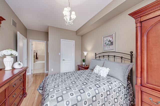 683 Skye Ct, Condo with 2 bedrooms, 3 bathrooms and 2 parking in Newmarket ON | Image 8