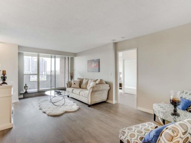 602 - 33 Weldrick Rd E, Condo with 2 bedrooms, 2 bathrooms and 1 parking in Richmond Hill ON | Image 4