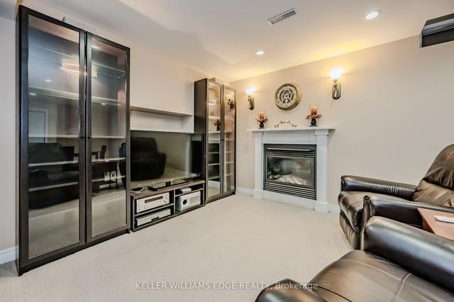 1402 Cedarglen Ct, House attached with 3 bedrooms, 4 bathrooms and 6 parking in Oakville ON | Image 14