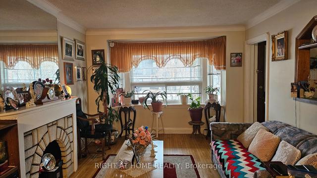 354 Kane Ave, House detached with 2 bedrooms, 2 bathrooms and 5 parking in Toronto ON | Image 14