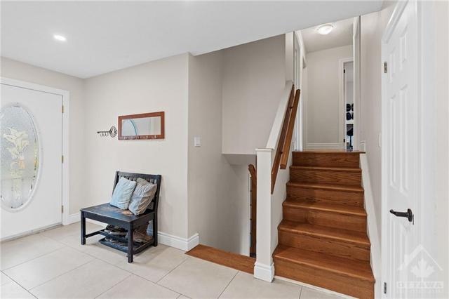 125 Spinnaker Way, House detached with 5 bedrooms, 2 bathrooms and 6 parking in Ottawa ON | Image 12