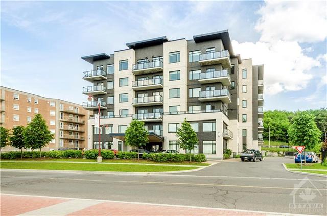 409 - 310 Centrum Blvd, Condo with 1 bedrooms, 1 bathrooms and 1 parking in Ottawa ON | Image 1