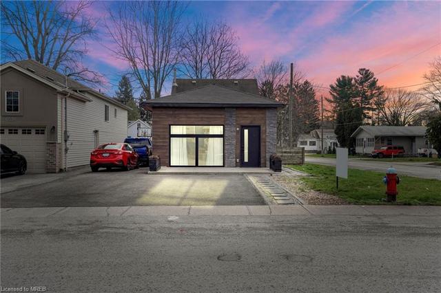6546 Ash St S, House detached with 3 bedrooms, 2 bathrooms and 5 parking in Niagara Falls ON | Image 1