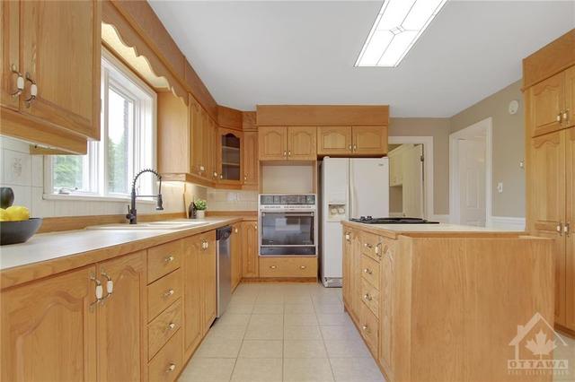 2855 Ashton Station Rd, House detached with 3 bedrooms, 4 bathrooms and 10 parking in Ottawa ON | Image 9
