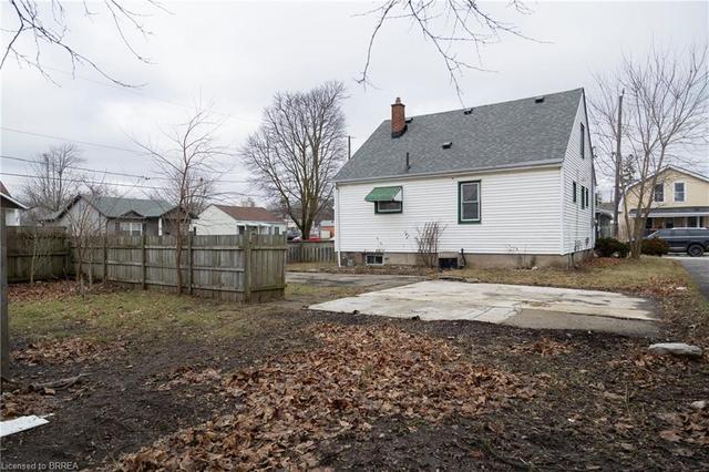 29 Curtis St, House detached with 3 bedrooms, 1 bathrooms and null parking in Brantford ON | Image 7