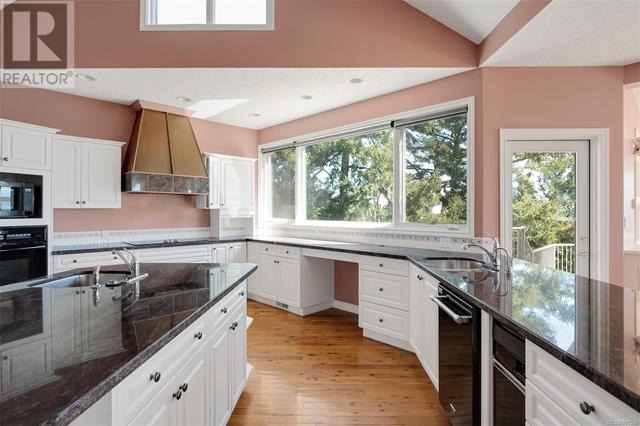 558 Wilderness Pl, House detached with 5 bedrooms, 4 bathrooms and 4 parking in Juan de Fuca BC | Image 38