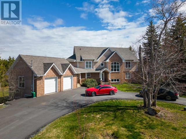 215 Scotsdale Dr, House detached with 5 bedrooms, 4 bathrooms and null parking in Halifax NS | Image 1