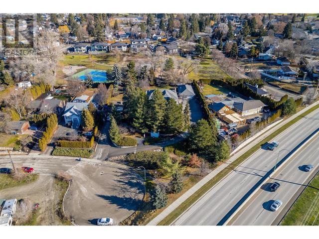 1610 Highland Dr N, House detached with 4 bedrooms, 2 bathrooms and 2 parking in Kelowna BC | Image 27