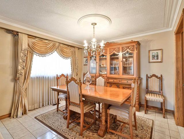 17 Hathor Cres, House detached with 4 bedrooms, 4 bathrooms and 6 parking in Toronto ON | Image 39