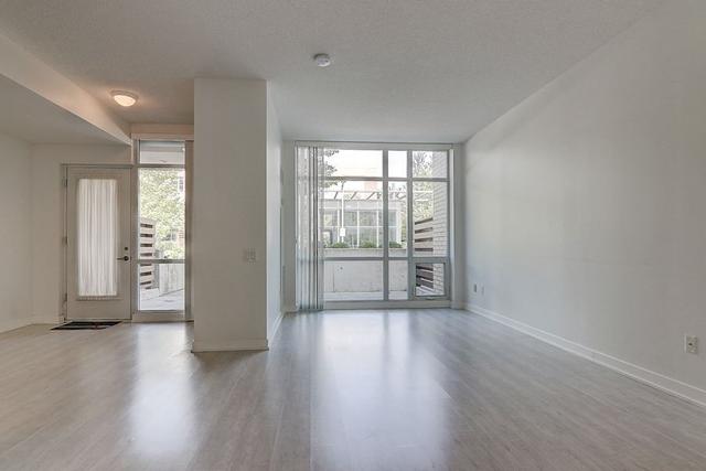 th09 - 19 Singer Crt, Townhouse with 3 bedrooms, 3 bathrooms and 1 parking in Toronto ON | Image 15