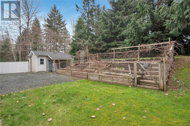4199 Enquist Rd, House detached with 3 bedrooms, 2 bathrooms and 10 parking in Strathcona D (Oyster Bay   Buttle Lake) BC | Image 36