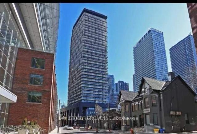 2707 - 125 Peter St, Condo with 1 bedrooms, 1 bathrooms and 1 parking in Toronto ON | Image 1