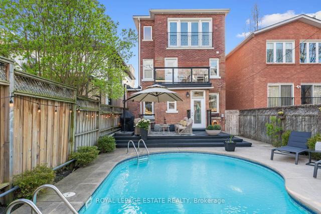 49 Kenilworth Ave, House detached with 4 bedrooms, 3 bathrooms and 2 parking in Toronto ON | Image 24