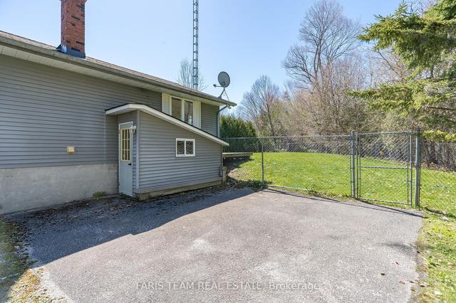 17 Palm Beach Rd, House detached with 2 bedrooms, 2 bathrooms and 4 parking in Oro Medonte ON | Image 16