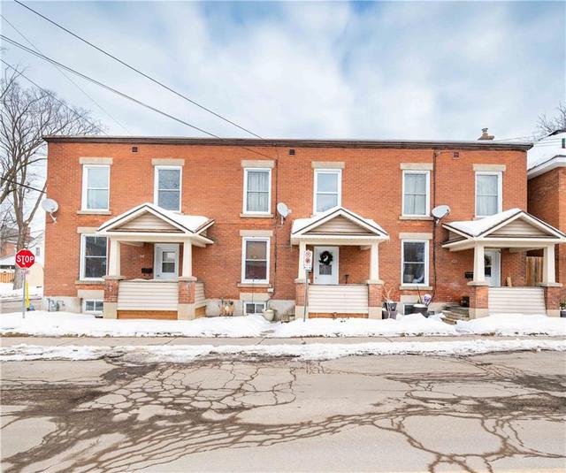 119 Bonnechere Street S, Townhouse with 3 bedrooms, 1 bathrooms and 8 parking in Renfrew ON | Image 2