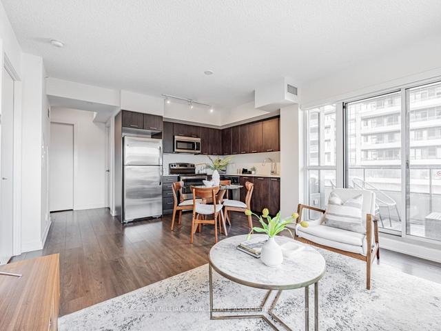 404 - 2220 Lake Shore Blvd W, Condo with 2 bedrooms, 2 bathrooms and 1 parking in Toronto ON | Image 5