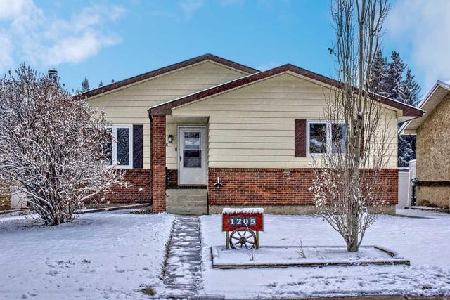 1205 Nanton Avenue, House detached with 4 bedrooms, 2 bathrooms and 4 parking in Crossfield AB | Image 1