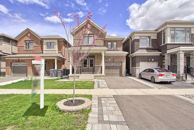 13 Emily St, House detached with 4 bedrooms, 3 bathrooms and 3 parking in Brampton ON | Image 12