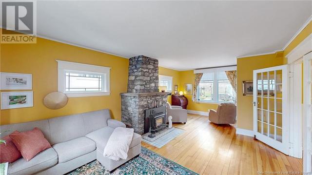 1 Mount Pleasant Crt, House detached with 4 bedrooms, 2 bathrooms and null parking in Saint John NB | Image 5
