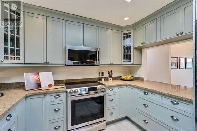 Kitchen with Opening and Ocean View | Image 16