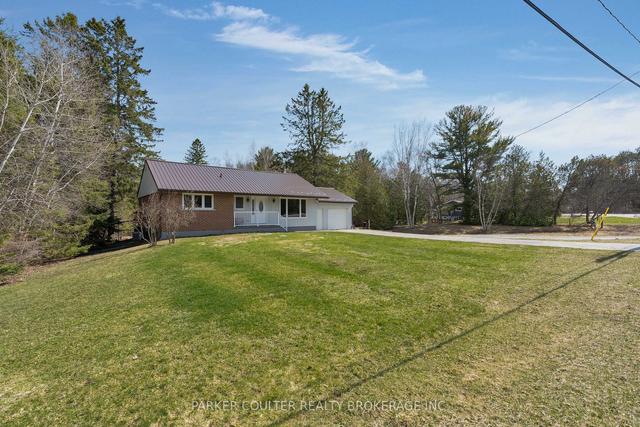 1000 Memorial Ave, House detached with 3 bedrooms, 2 bathrooms and 21 parking in Oro Medonte ON | Image 36