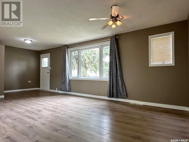 325 8th Ave W, House detached with 3 bedrooms, 1 bathrooms and null parking in Melville SK | Image 3