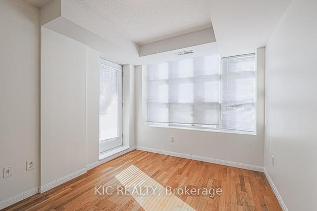 412 - 15 Stafford St, Condo with 1 bedrooms, 1 bathrooms and 1 parking in Toronto ON | Image 2