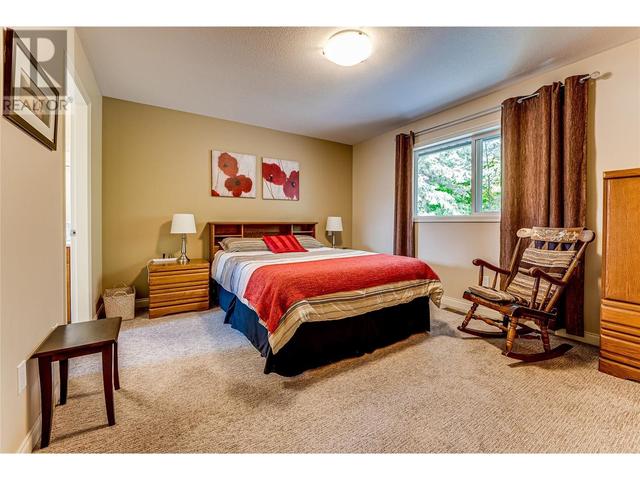 19 Kestrel Crt, House detached with 4 bedrooms, 3 bathrooms and 6 parking in Vernon BC | Image 25