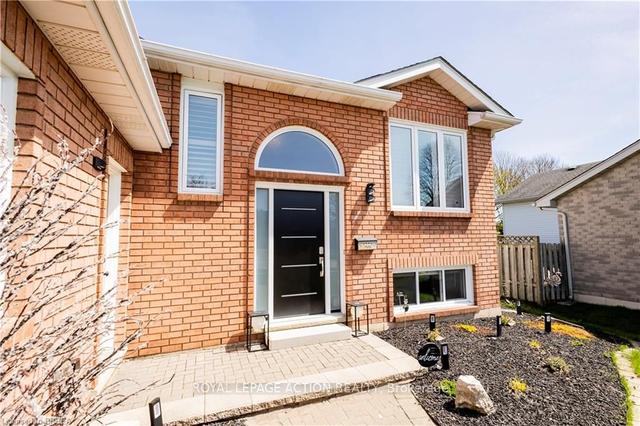 12 Christie Ln, House detached with 3 bedrooms, 2 bathrooms and 3 parking in Brantford ON | Image 17