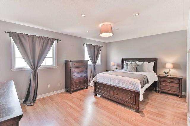 58 Del Francesco Way, House semidetached with 4 bedrooms, 4 bathrooms and 5 parking in Vaughan ON | Image 8