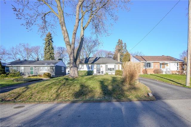 651 Inverness Avenue, House detached with 2 bedrooms, 2 bathrooms and 5 parking in Burlington ON | Image 12