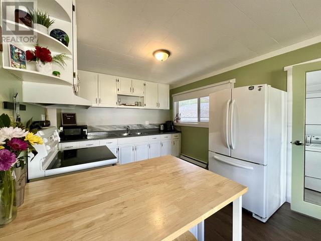 108 Omenica St, House detached with 3 bedrooms, 1 bathrooms and null parking in Kitimat BC | Image 10