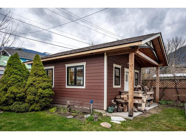 311 Front St, House detached with 3 bedrooms, 2 bathrooms and 4 parking in Kaslo BC | Image 60
