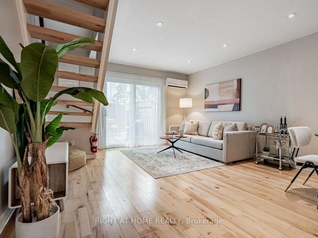 257 Ontario St, House attached with 3 bedrooms, 2 bathrooms and 2 parking in Toronto ON | Image 12