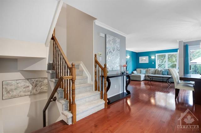 109 Topham Terr, Townhouse with 3 bedrooms, 3 bathrooms and 3 parking in Ottawa ON | Image 15