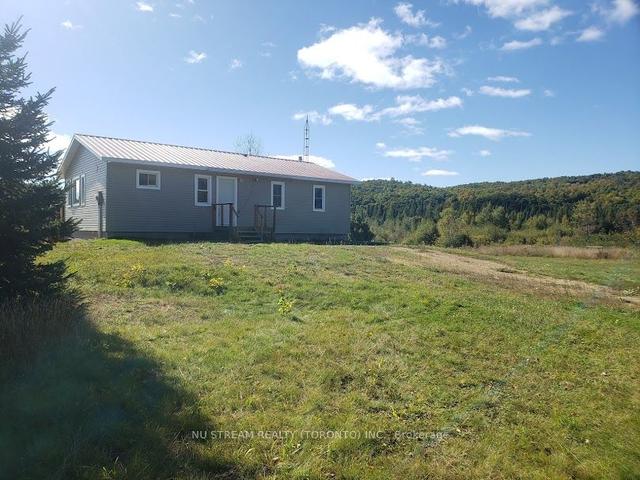 117 Hickey Rd W, House detached with 2 bedrooms, 2 bathrooms and 20 parking in Hastings Highlands ON | Image 12