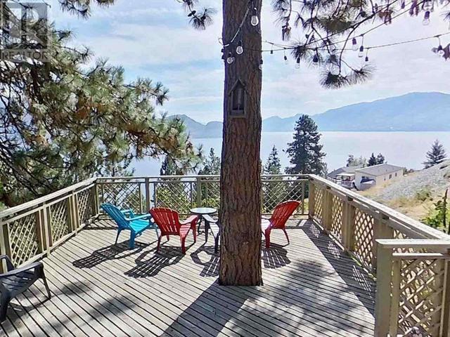 5821 Atkinson Cres, House detached with 5 bedrooms, 4 bathrooms and 6 parking in Peachland BC | Image 1