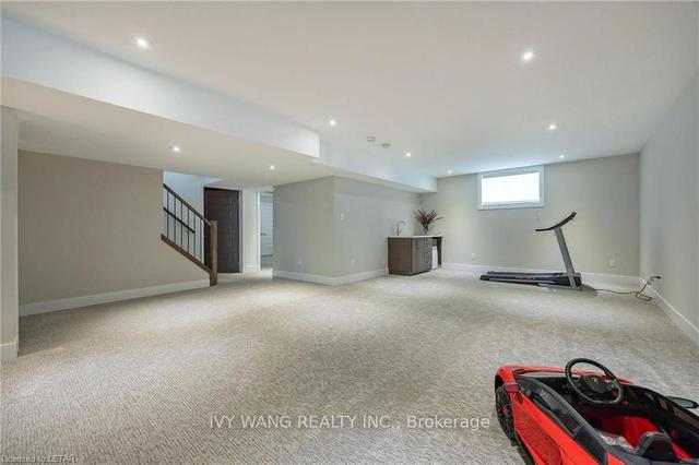 1387 Dyer Cres, House detached with 4 bedrooms, 5 bathrooms and 4 parking in London ON | Image 35