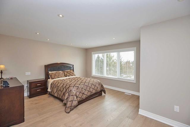 7912 Woodbine St, House detached with 4 bedrooms, 4 bathrooms and 4 parking in Niagara Falls ON | Image 14